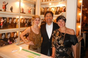 Southwind co-founder and Director of Operations Luis Felipa with the hostesses at Esquina Carlos Gardel Tango Show in Buenos Aires.