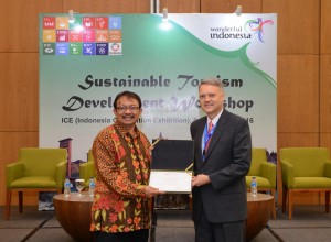 Dadang Rizki Ratman, Deputy minister of Tourism Destination and Industry Development Indonesia and Randy Durband, Global Sustainable Tourism Council CEO