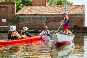 kayakers-meet-venetian-rower